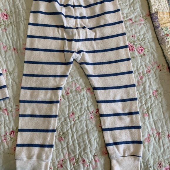 Old Navy Toddler Outfit - Picture 3 of 7